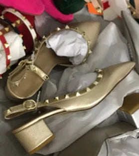 Women Real Leather Shiny Back Buckle Strap Fashionable Sandals European And American Style Trendy Shoes Closed Toe Gold Studs 42