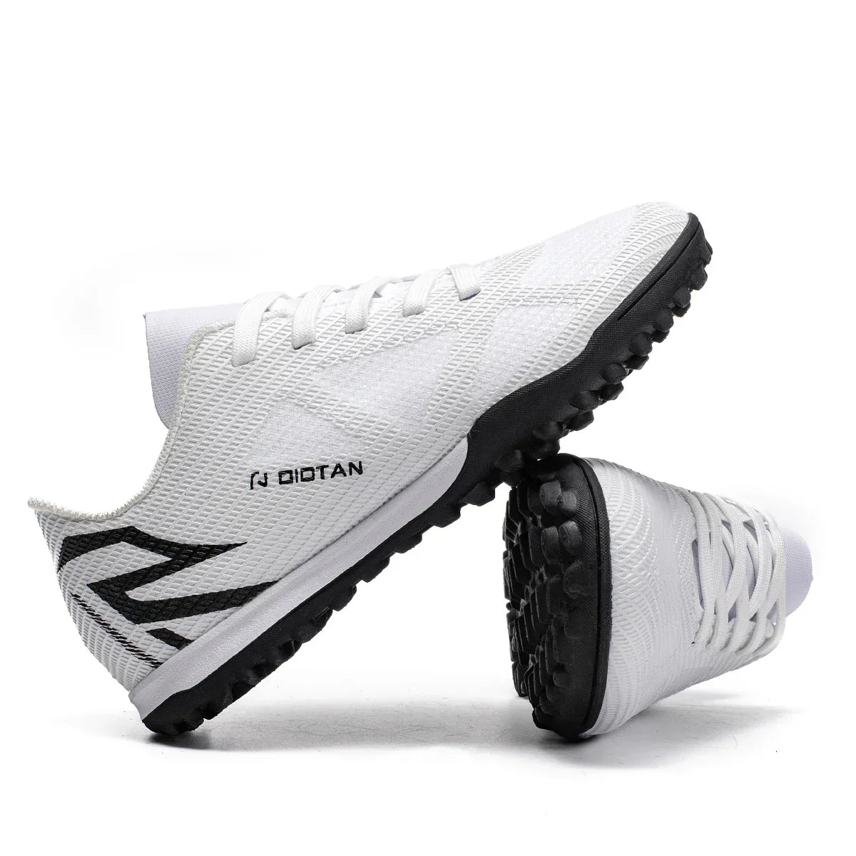 Low-top, soccer shoes, unisex, TF and FG, slip-resistant and wear-resistant, available in 3 colors. Sole spikes Not above ankle