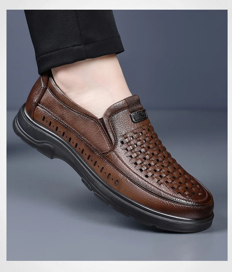 Summer New Designer Hallow Leather Shoes Man Breathable Soft Sole Business Casual Shoes Male Fashion Loafers Shoes for Man