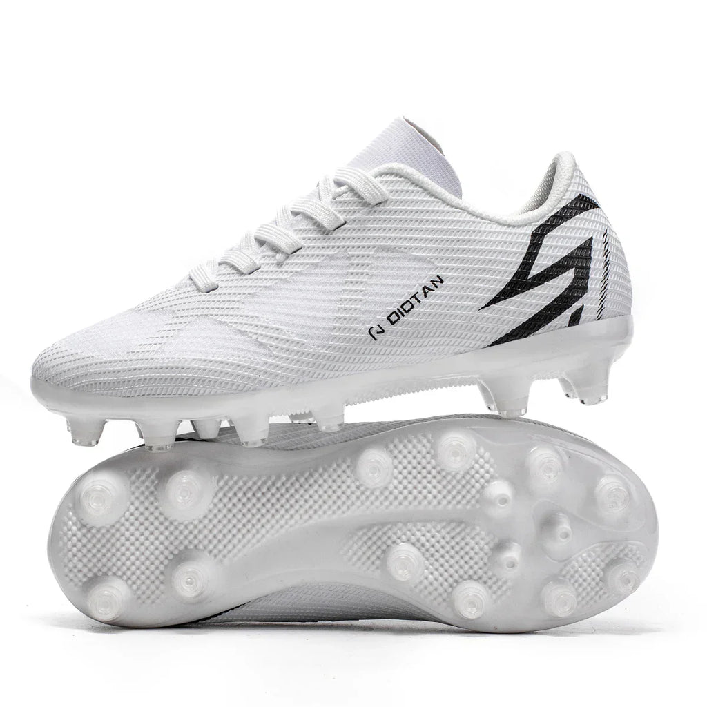 Personalized and fashionable children's sports football shoes, comfortable and breathable indoor and outdoor sports shoes