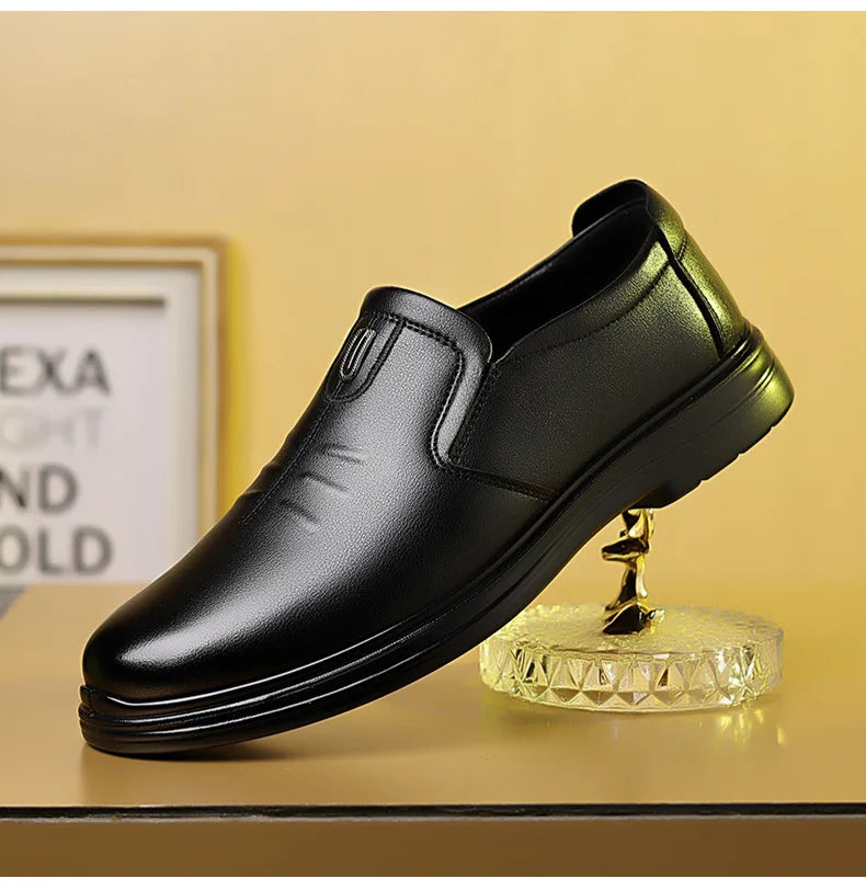 Spring Autumn New Designer Loafers for Men Solid Color Fashion Business Casual Shoes Male Soft Sole British Leather Shoes Man