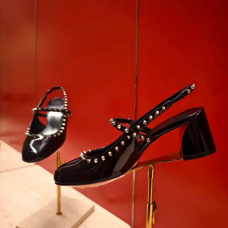 2026 New Style Thick Heel Rivet Mary Jane Shoes Female Summer French Temperament One-Word Buckle Strap Black Round Head Sandals