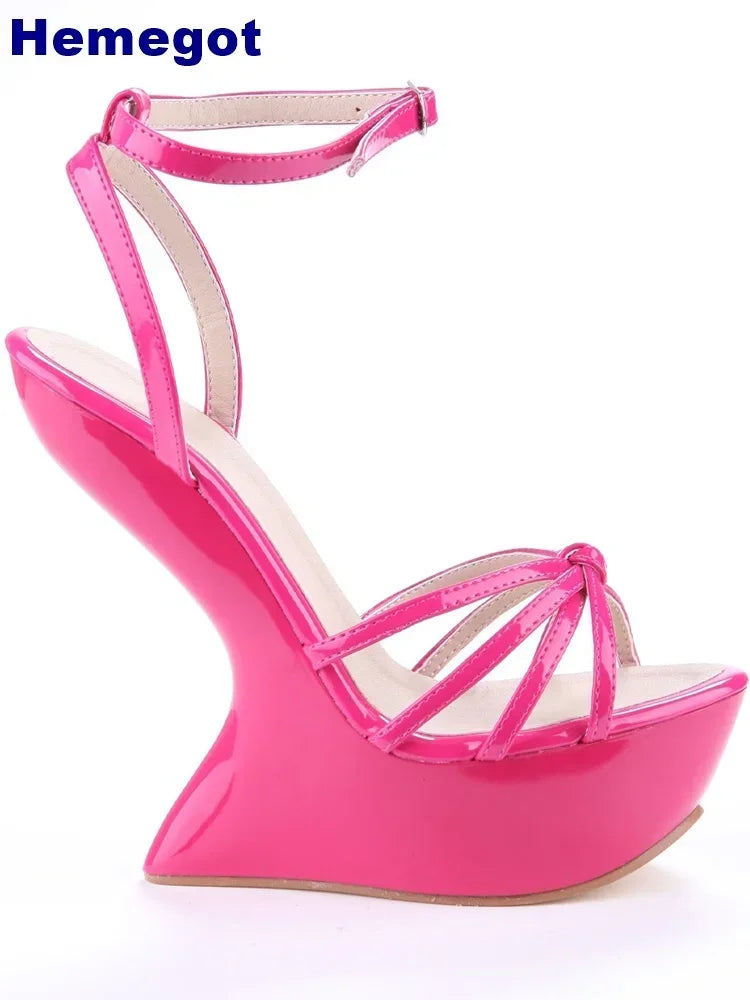 2025 Platform Open Toe Weird Heel Sandals Summer New Cross Strap Street Buckle Party Sandal Solid Color Fashion Women Sandals