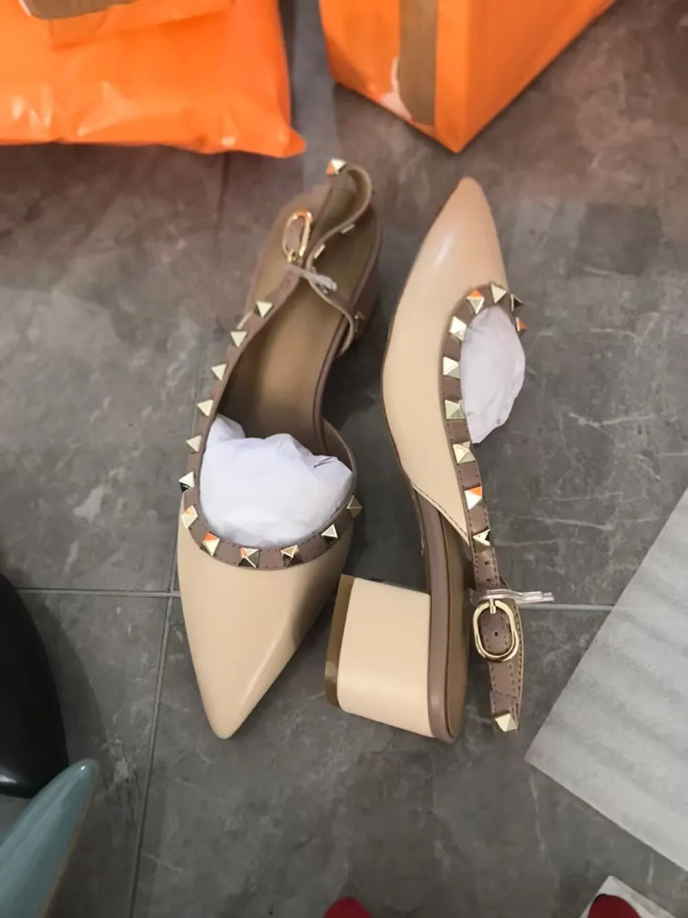 Women Real Leather Shiny Back Buckle Strap Fashionable Sandals European And American Style Trendy Shoes Closed Toe Gold Studs 42