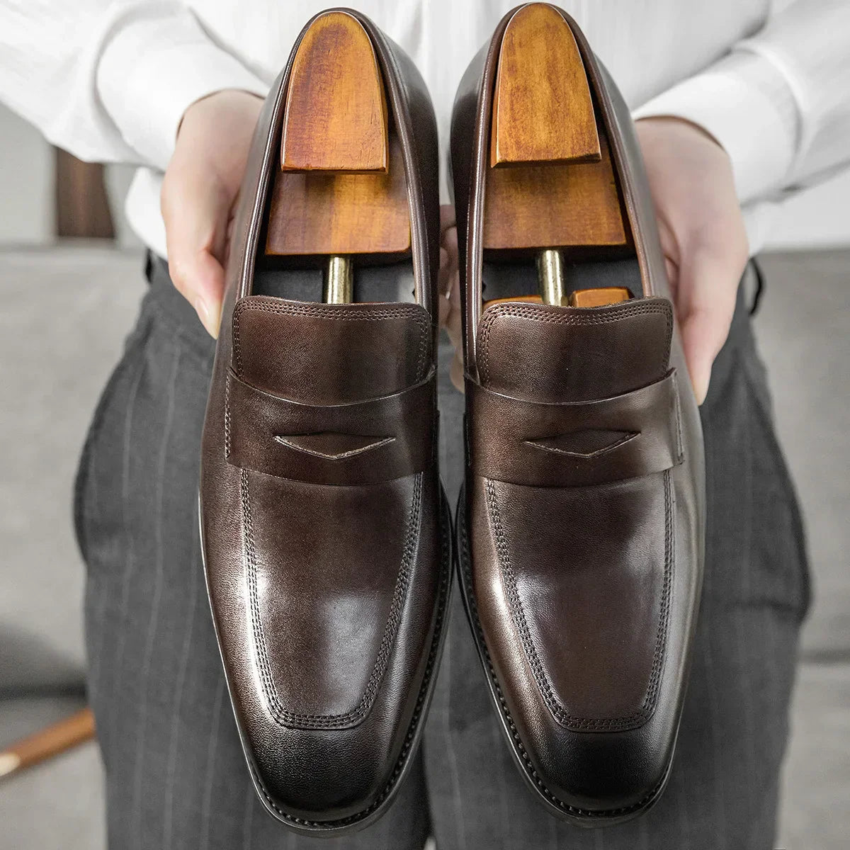 Men's Genuine Leather Shoes Loafer Handmade Shoes Antiskid Elegant Gentleman Oxford Shoes Simple British Style Wedding Shoes