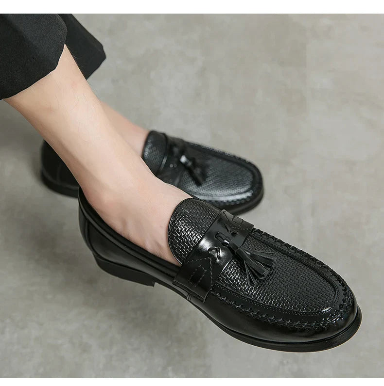 Men's Dress Shoes High Quality Brogues Casual Business Leather Shoes Social Party Leather Loafers Male Tassel Wedding Shoes
