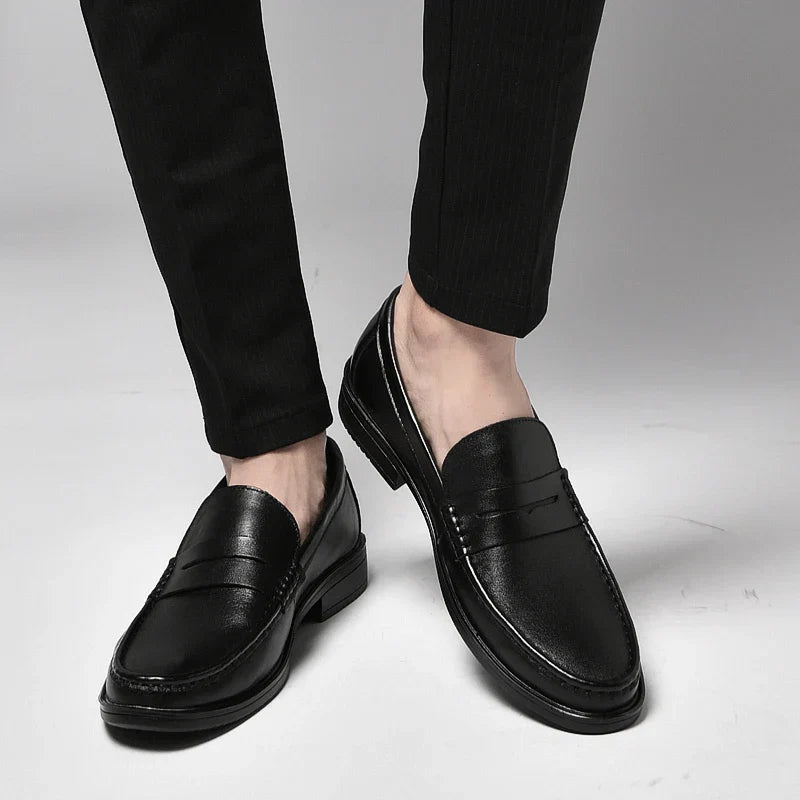 New Luxury Slip on Dress Shoes Men Italian Comfortable Loafer for Men Outdoor Mens Slip on Flats Classic Men Shoes for Wedding