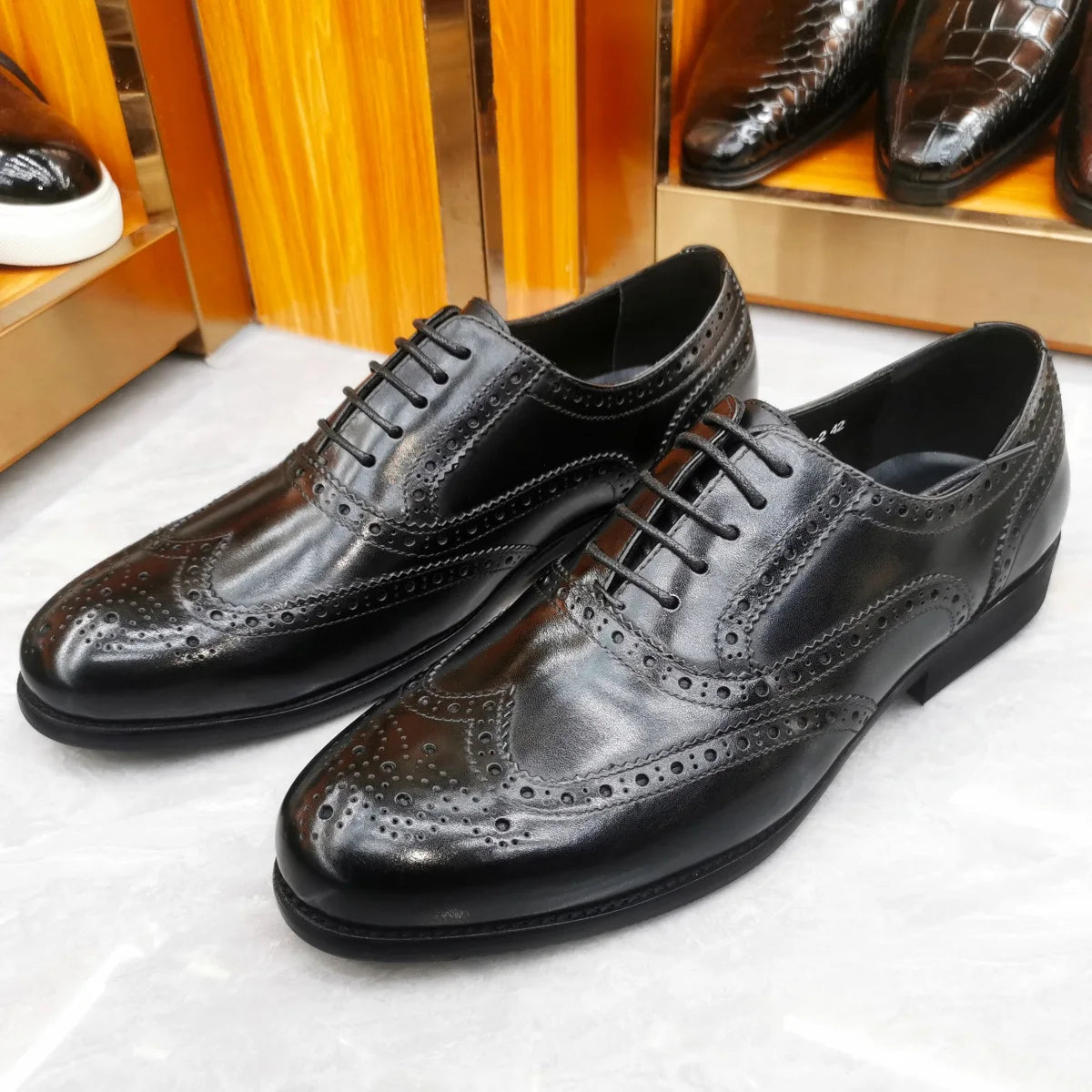 Luxury Men's Dress Shoes Genuine Leather Brogue Wingtip Toe Oxford Black Brown Lace-Up Business Wedding Formal Men Shoes