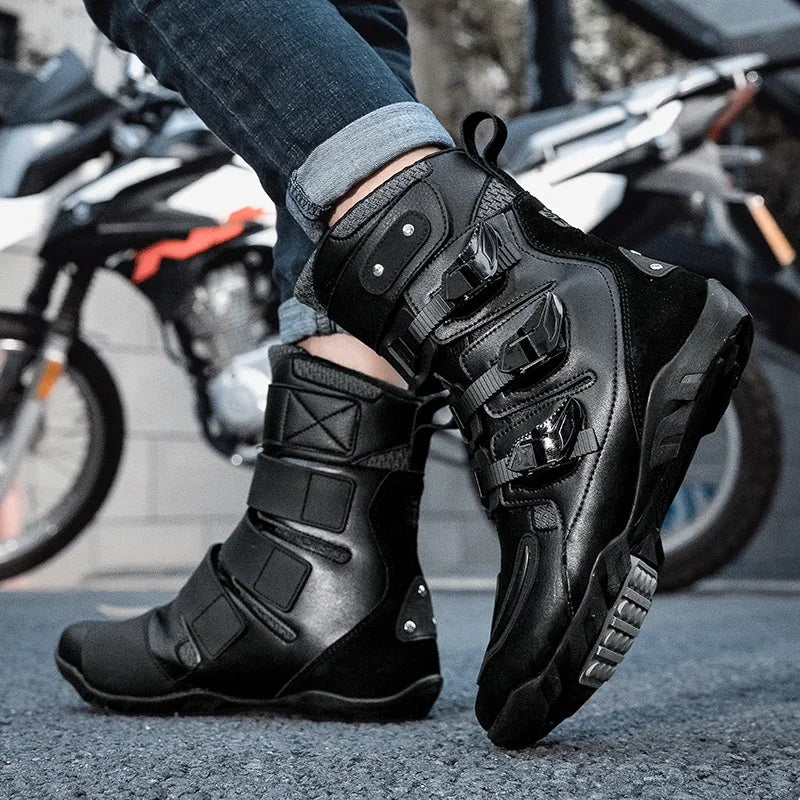 New Waterproof Men's Dirt Bike Shoes Men's Motorcycle Boots New Comfortable Leather Protective Boots Anti-slip Wear-resistant