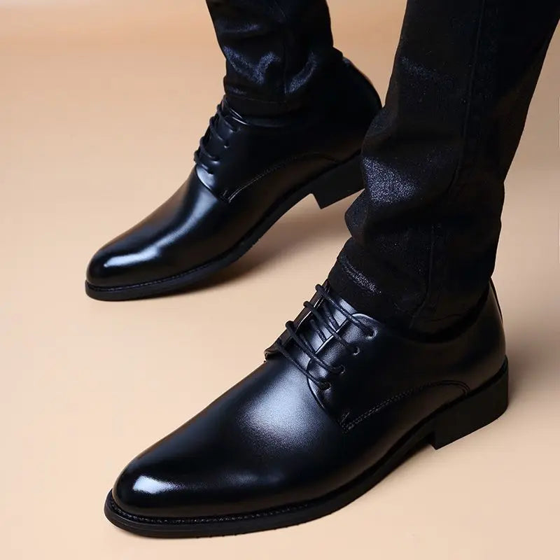 حذاء لوفر رسمي رجالي مدبب من الأمام بكعب مخفي على الطراز الكوري، حذاء زفاف متعدد الاستخدامات للشباب بتصميم عصري