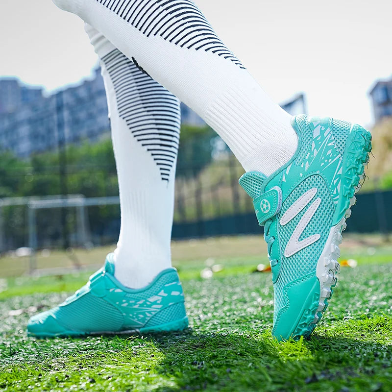 Ultralight Outdoor Soccer Sneakers Sweat-wicking Breathable Lining Reinforced Heel Protection Stable Stud Sole Daily Football