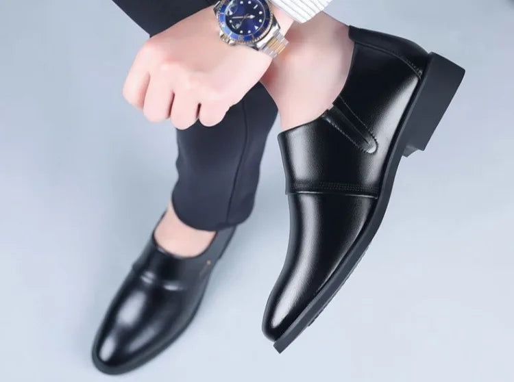 2026 New Men's Shoes Soft Leather Soft Sole Comfortable Fashion Business Casual Leather Shoes Black Footwear
