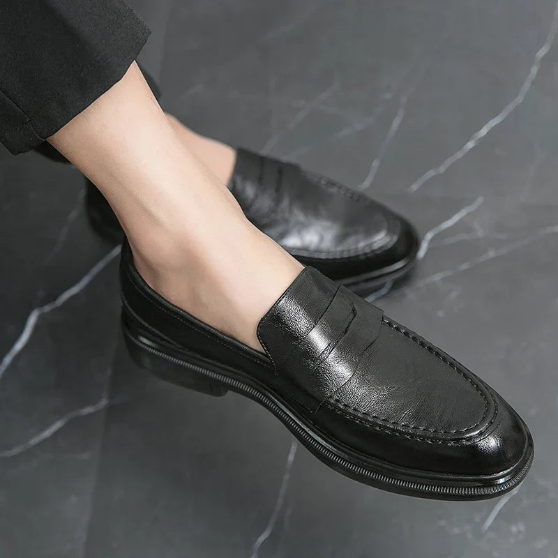 Men's Classic Leather Casual Shoes With Anti-Slip Thick Sole  Outdoor Walking Shoe  Pointed  Toe Comfortable And Durable Loafers