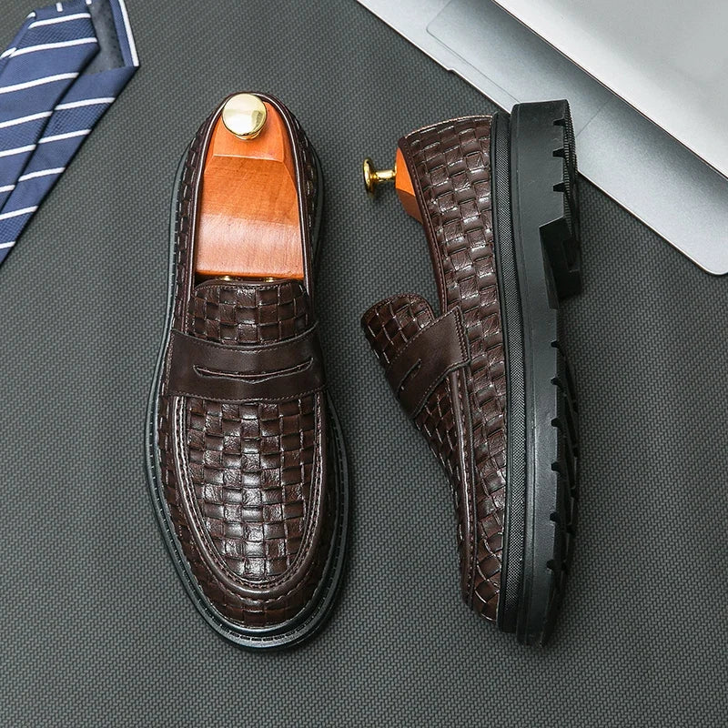 British Style Men's Leather Shoes Massage Soles Casual Shoes High-quality Men's Formal Shoes Versatile Loafers Big Size 38-46