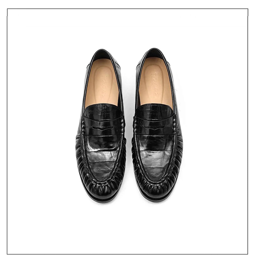 Pearlescent eel skin loafers for men with pleated flat bottoms slip on casual leather shoes for work and business