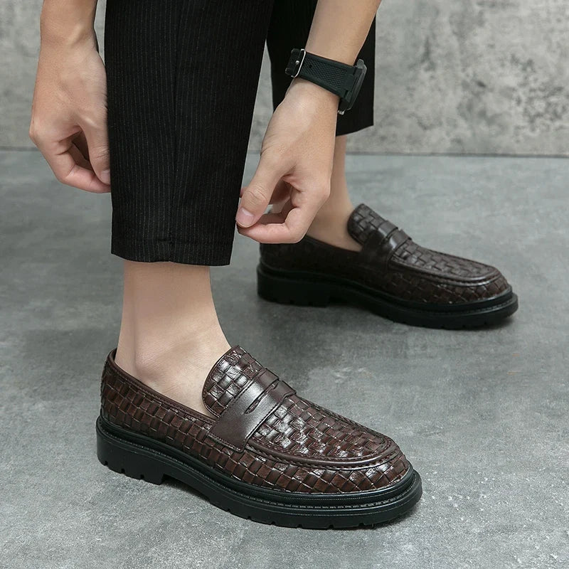 British Style Men's Leather Shoes Massage Soles Casual Shoes High-quality Men's Formal Shoes Versatile Loafers Big Size 38-46