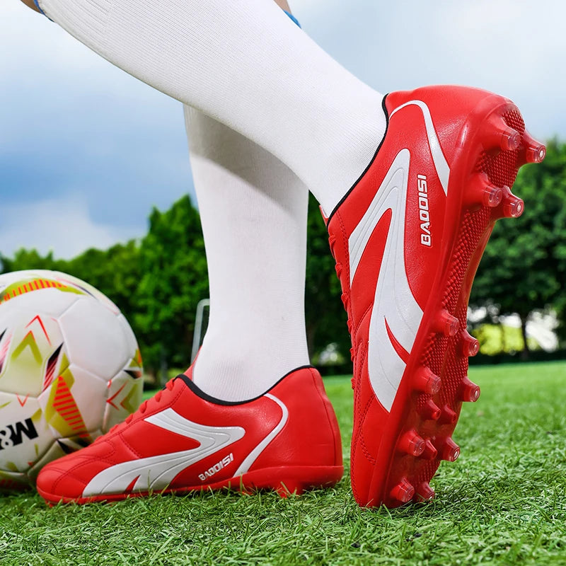 New high-top soccer shoes with long studs for teenagers and students, suitable for boys and girls, stylish, durable, and trendy