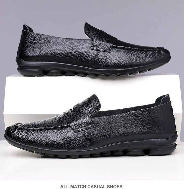 2026 Spring Autumn New Loafers Male Solid Color Fashion Casual Leather Shoes Male Soft Sole Light Driving Shoes Man