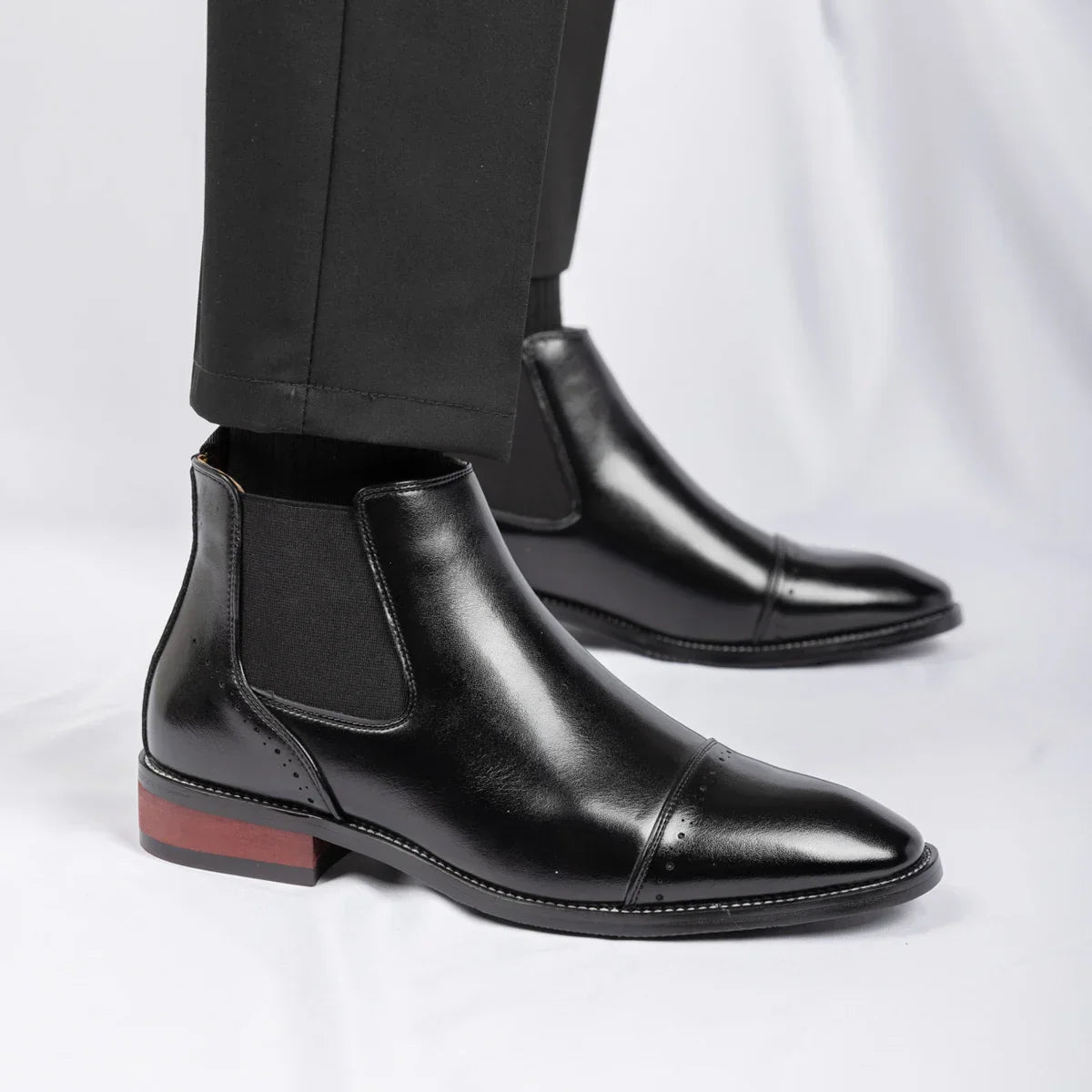2025 Retro Men's Solid Color Pointed Business  Boot  Comfortable Wedding  Party Shoe Breathable  And  Anti-Slip Ankle Boots