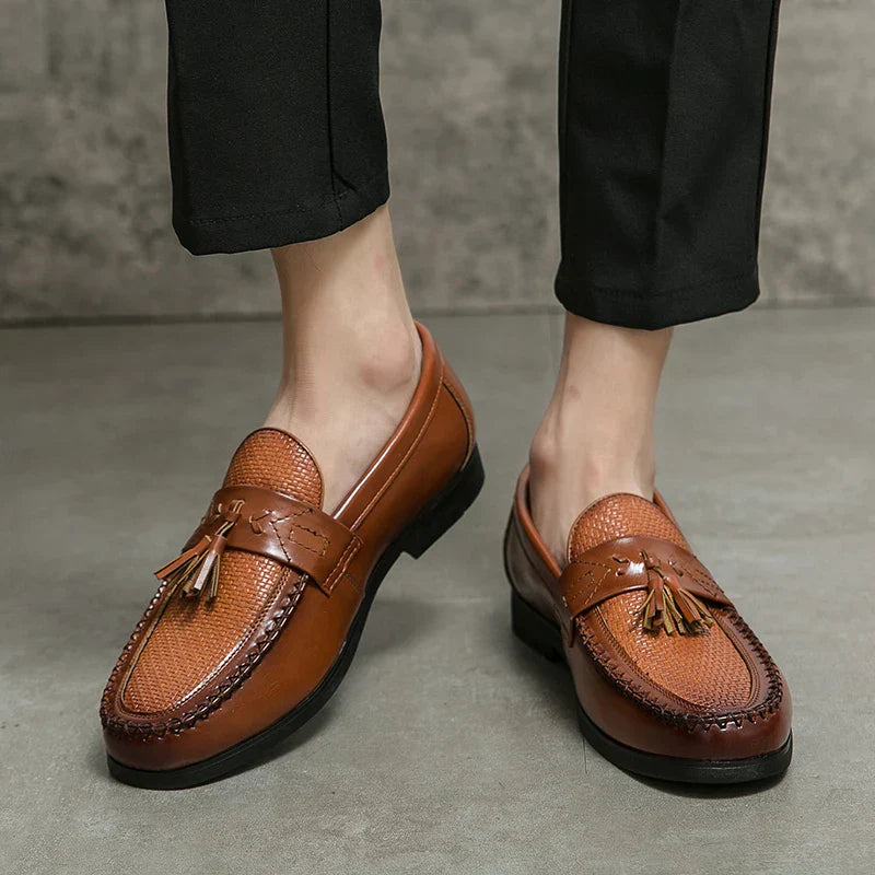 Men's Dress Shoes High Quality Brogues Casual Business Leather Shoes Social Party Leather Loafers Male Tassel Wedding Shoes
