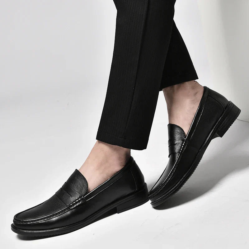 New Luxury Slip on Dress Shoes Men Italian Comfortable Loafer for Men Outdoor Mens Slip on Flats Classic Men Shoes for Wedding