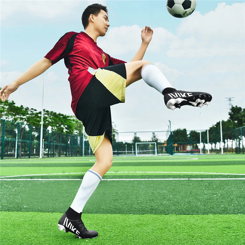 Soccer Shoes For Men Professional TF/FG Football Shoes Society Cleats Indoor Football Field Boots Fast Sneaker Match Non-Slip