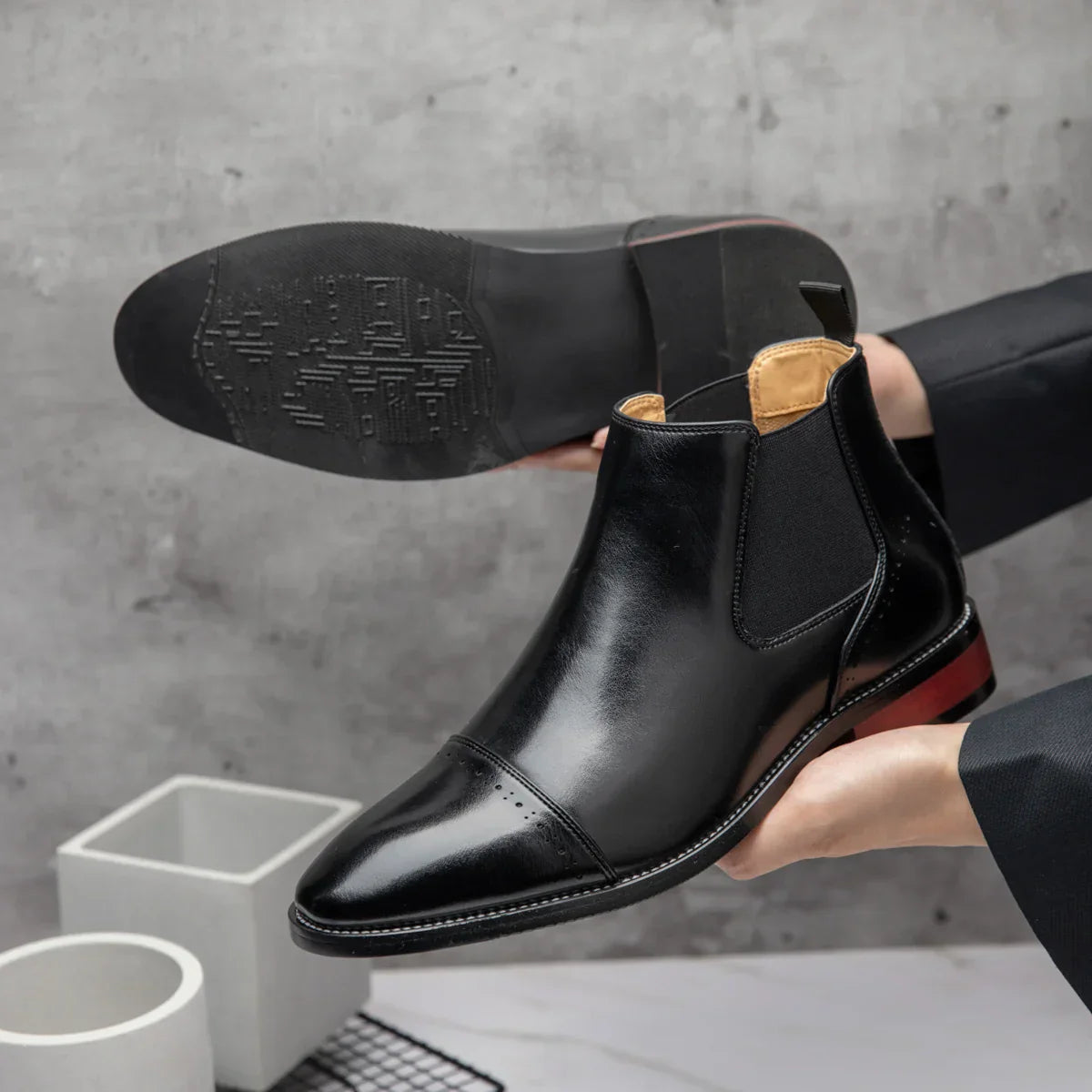 2025 Retro Men's Solid Color Pointed Business  Boot  Comfortable Wedding  Party Shoe Breathable  And  Anti-Slip Ankle Boots