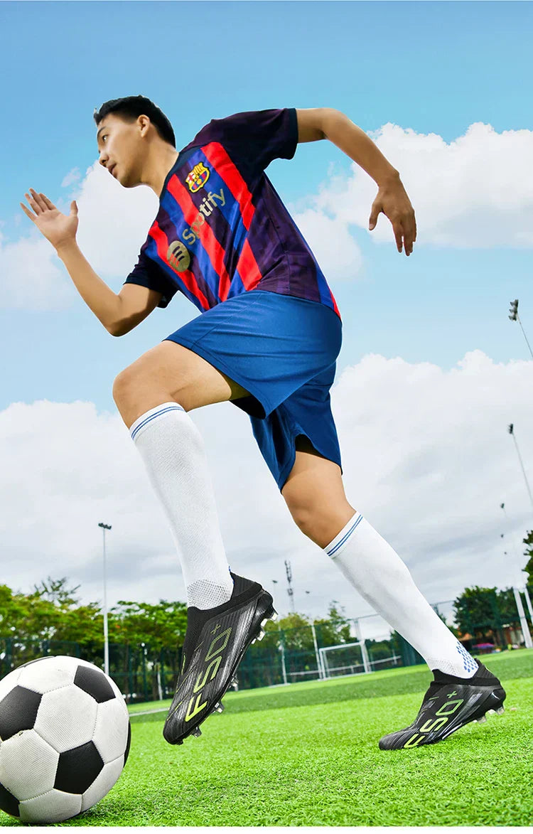 New Men Soccer Shoes Cleats Grass Futsal Comfortable Turf Football Boots Sports Ultralight FG/TF Non Slip Indoor Adult Sneakers