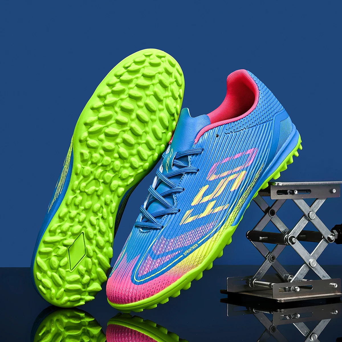 Professional men's soccer shoes TF broken nails provide super grip and anti slip, suitable for all seasons