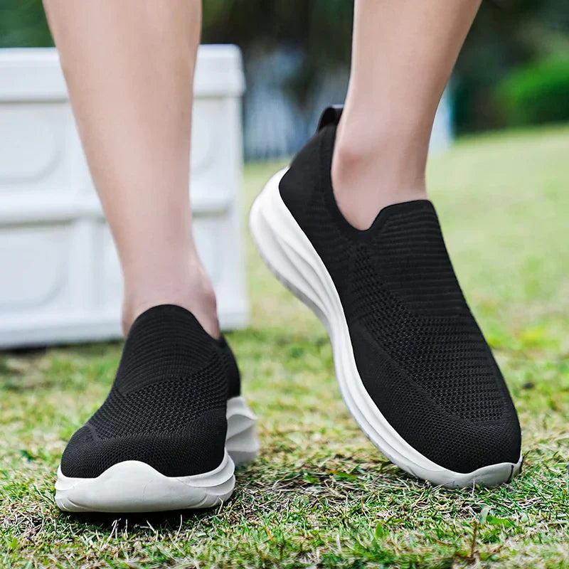 Men's Vulcanized Shoes Fashion Breathable Outdoor Mesh Casual Sneakers Lightweight Comfortable Men Tenis Masculino Walking Shoes