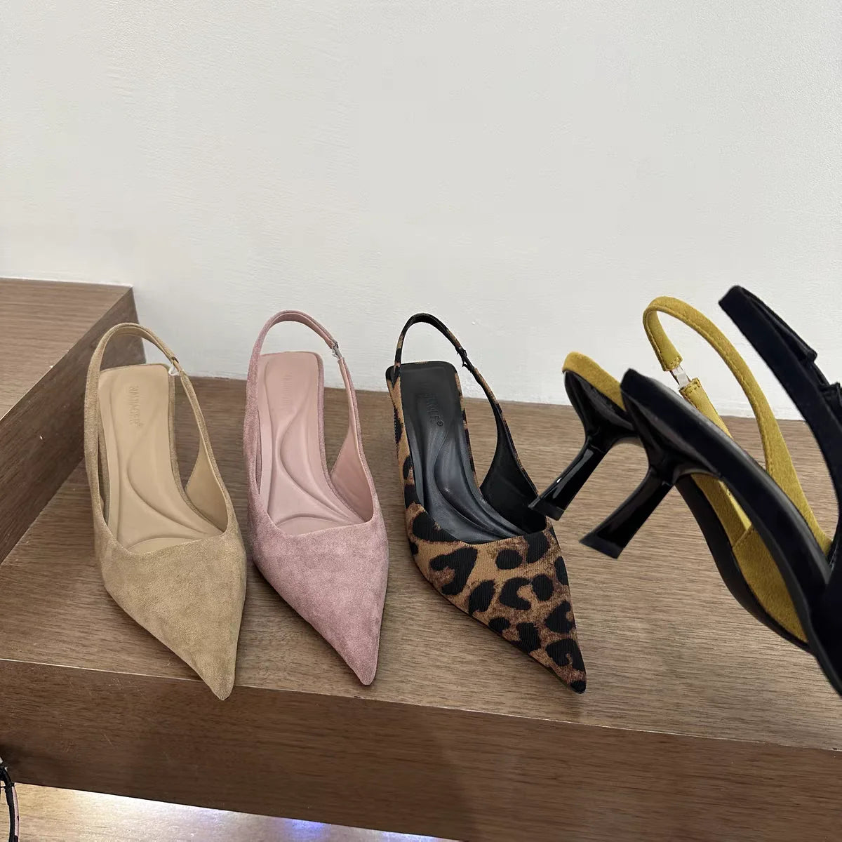 Spring Plus Size Selling Season Elegant Pointed Stiletto Sandals Fashion Leopard Print Design French Niche Women's High Heels.