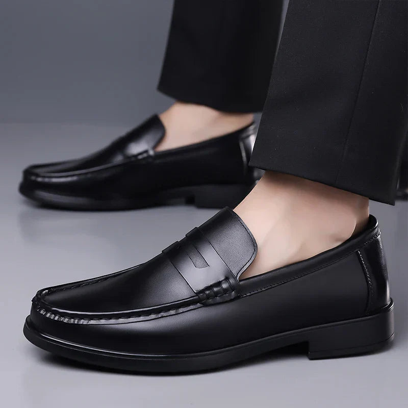 2026 Summer Mens Leather Loafers Slip on Casual Shoes Breathable Moccasins Comfortable Walking Office Flats Male Walking Shoes