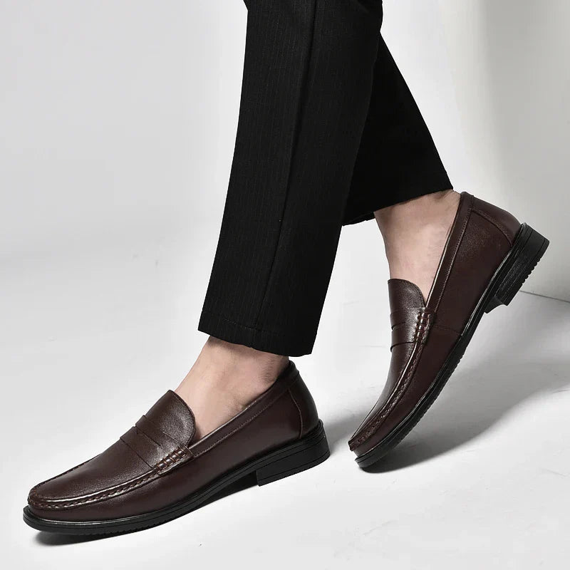 New Luxury Slip on Dress Shoes Men Italian Comfortable Loafer for Men Outdoor Mens Slip on Flats Classic Men Shoes for Wedding